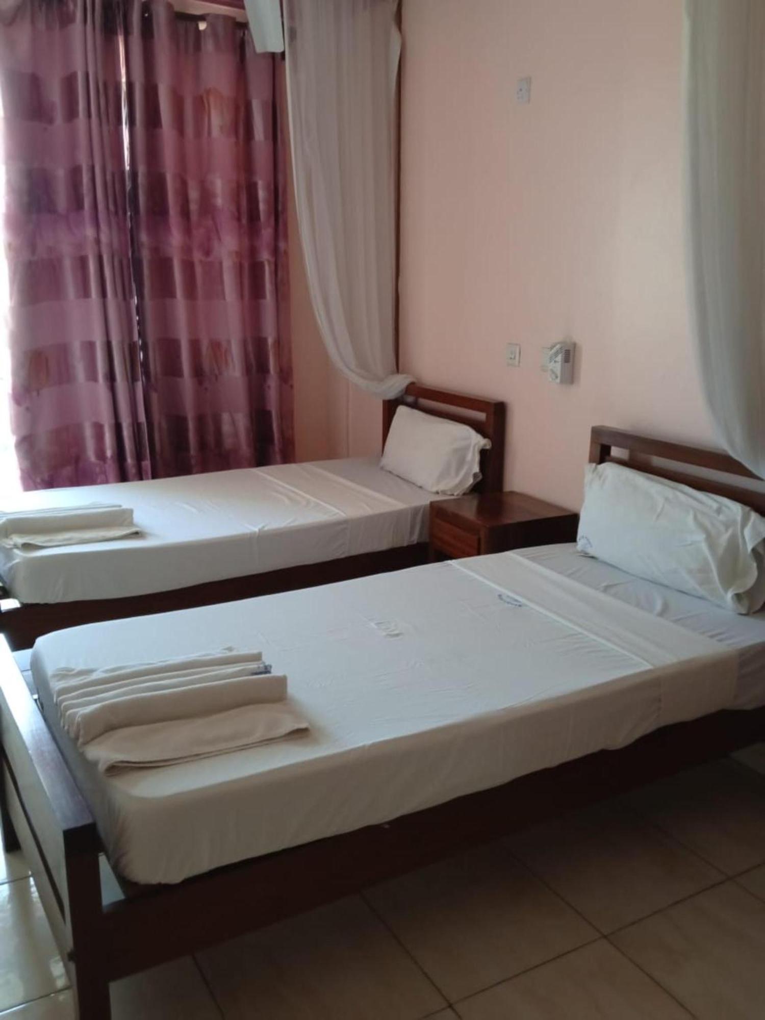 Checkpoint Inn Hotel, Mombasa Esterno foto