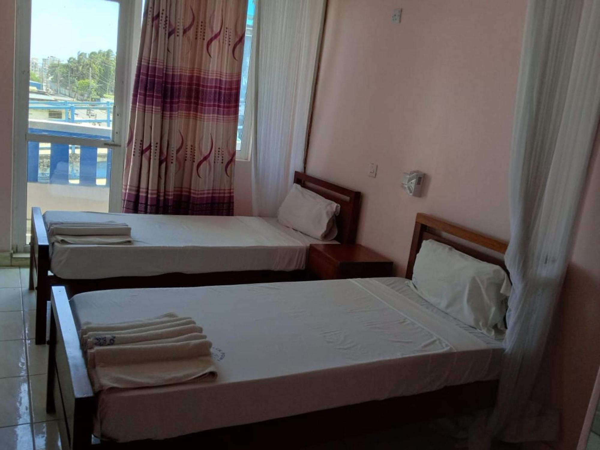 Checkpoint Inn Hotel, Mombasa Esterno foto