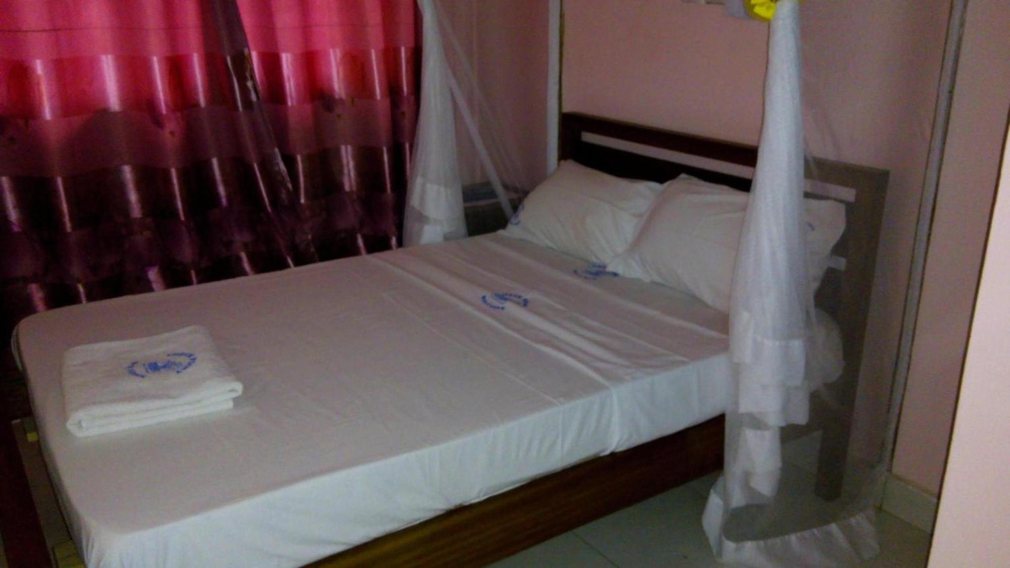 Checkpoint Inn Hotel, Mombasa Esterno foto