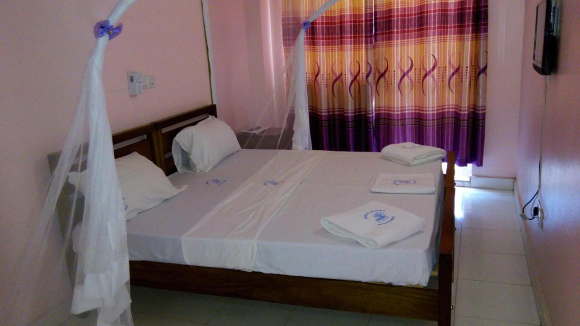 Checkpoint Inn Hotel, Mombasa Esterno foto