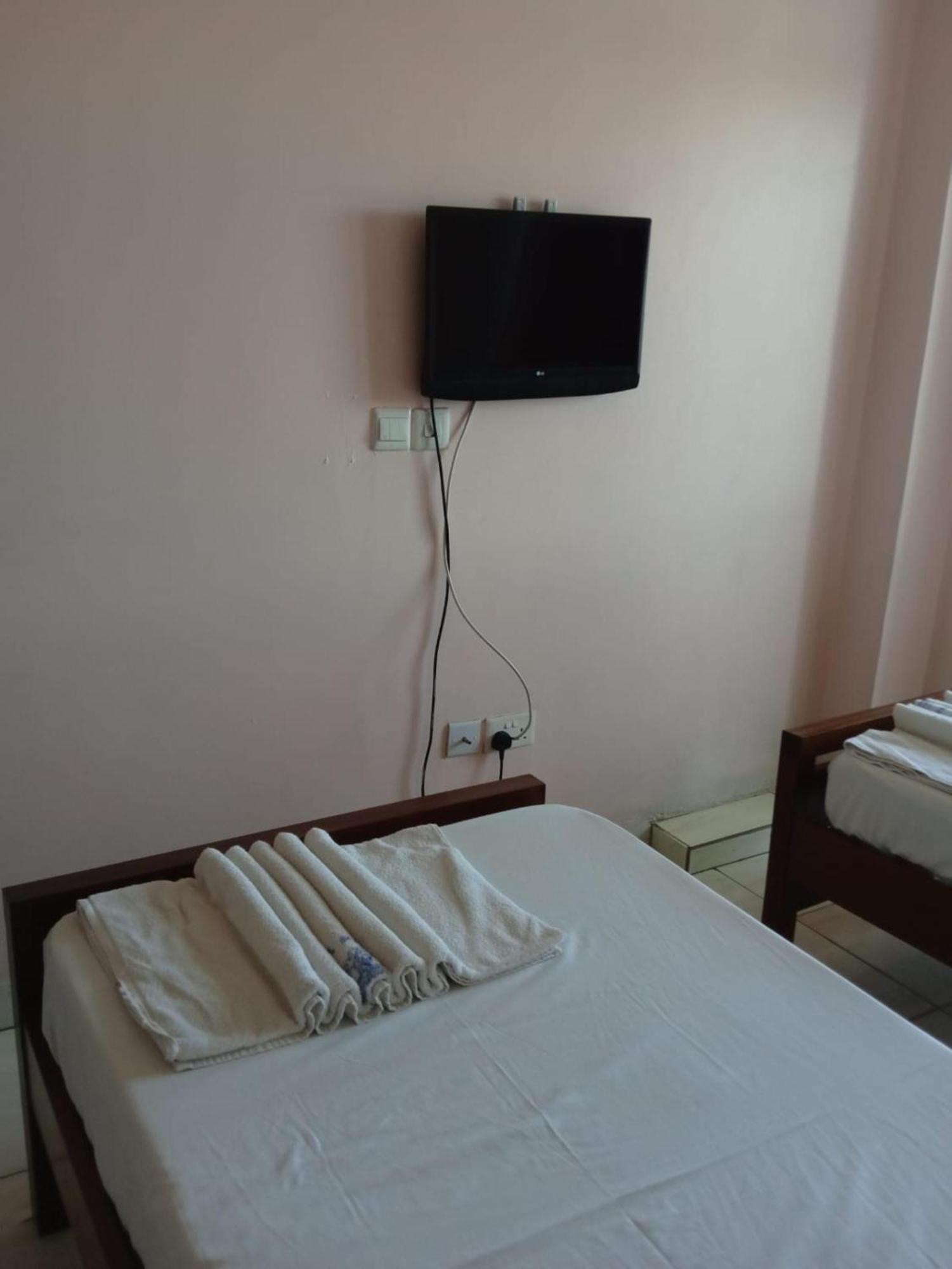 Checkpoint Inn Hotel, Mombasa Esterno foto
