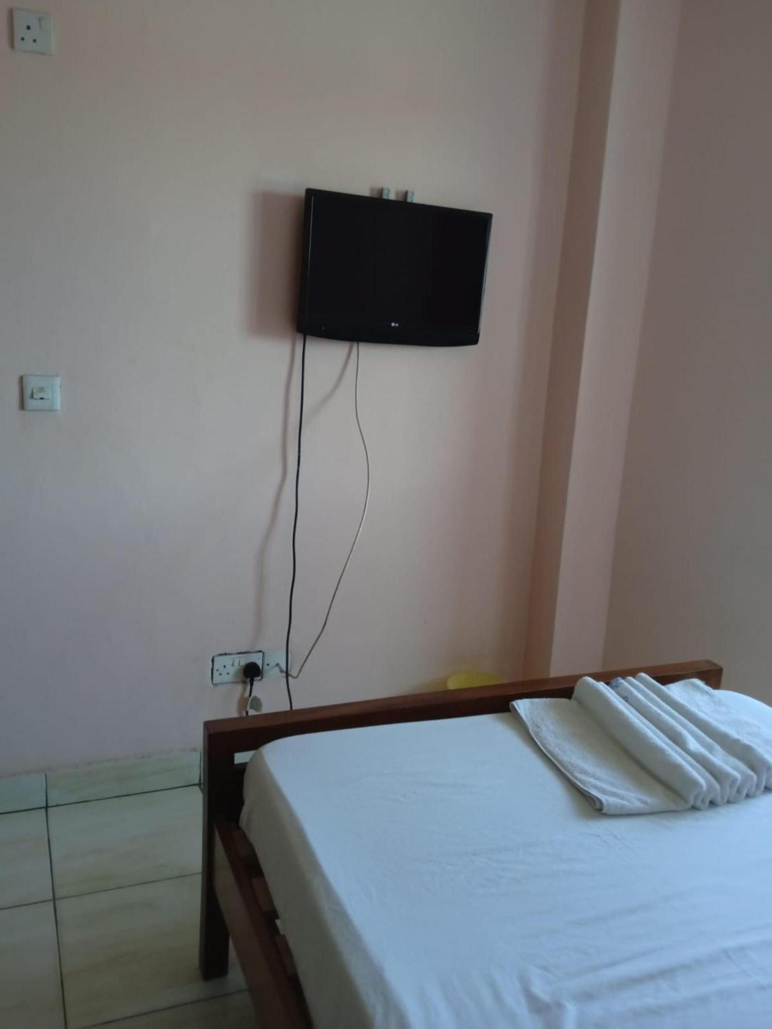 Checkpoint Inn Hotel, Mombasa Esterno foto
