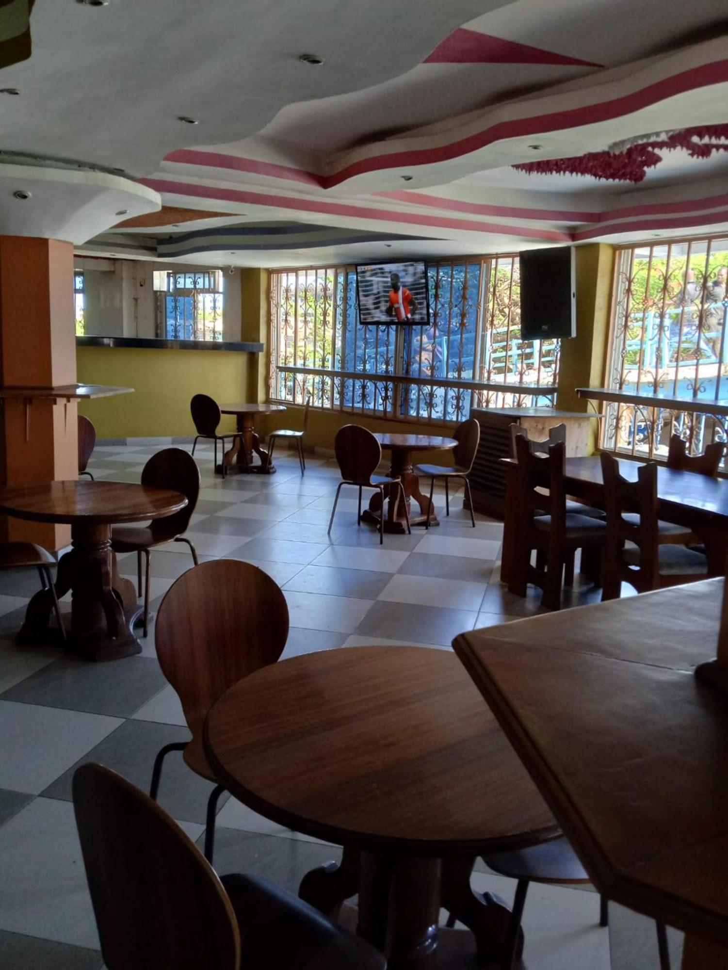 Checkpoint Inn Hotel, Mombasa Esterno foto